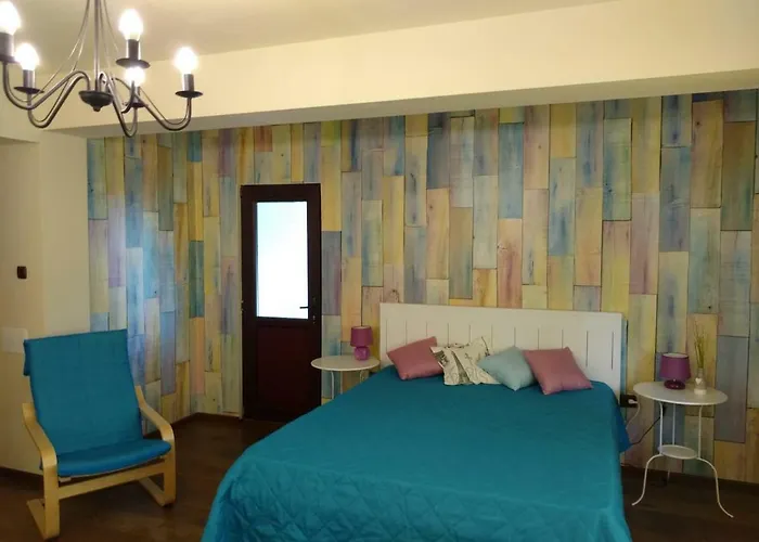 In Golden Sands Park Near The Sea Apartment