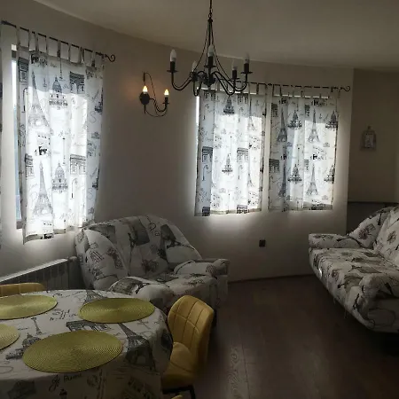 In Golden Sands Park Near The Sea Apartamento