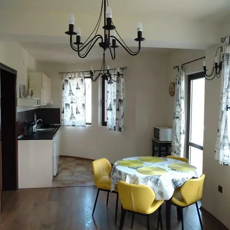 In Golden Sands Park Near The Sea Apartamento *